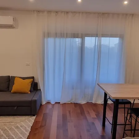 Apartment Maslina House - Family 1 With Pool *