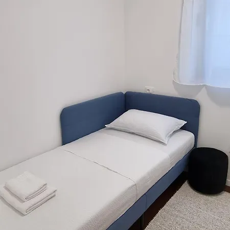 Apartment Maslina House - Family 1 With Pool *