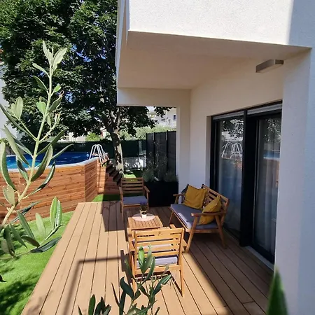 Apartment Maslina House - Family 1 With Pool Solin