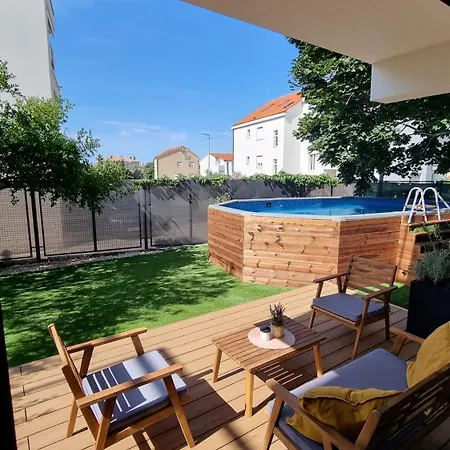 Maslina House - Family 1 With Pool Apartment