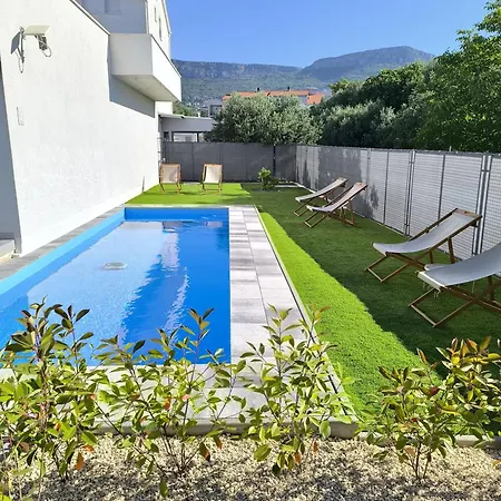 Maslina House - Family 1 With Pool * Solin