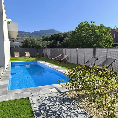 Maslina House - Family 1 With Pool * Solin